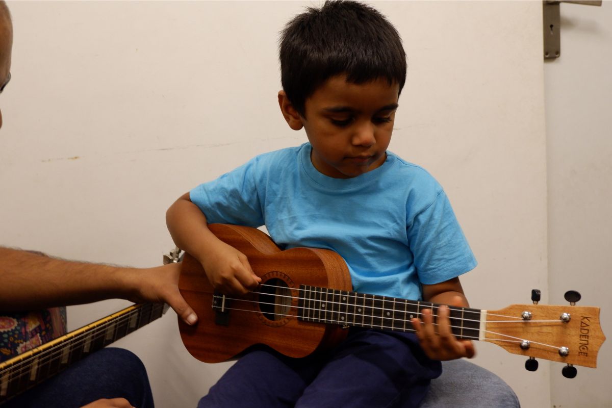 https://www.rainbowbridge.co/wp-content/uploads/2024/12/ukulele-classes-bangalore.jpg